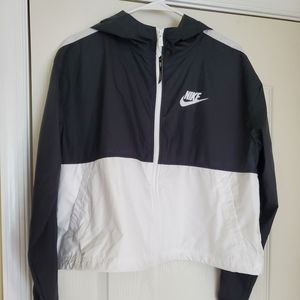 Nike Women's Loose Fit Zip Up Jacket
